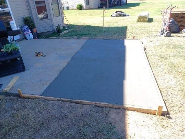 Professional garden landscaping experts serving Fort Mitchell, AL - E&S Lawn Care Home Service
