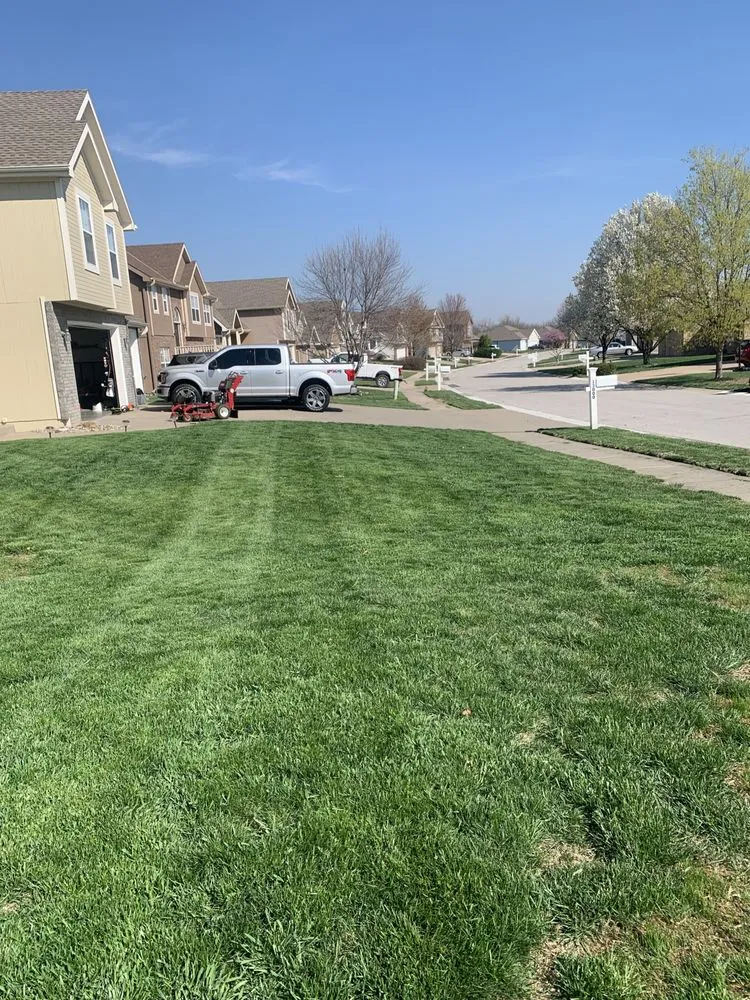 Reliable lawn care service with custom design across Platte City, MO - E’s Lawn Mowing