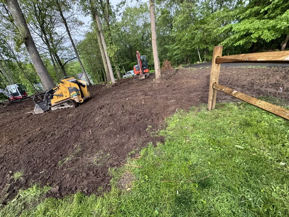 Professional yard maintenance experts serving Danbury, CT - E&S Tree Service And Landscape