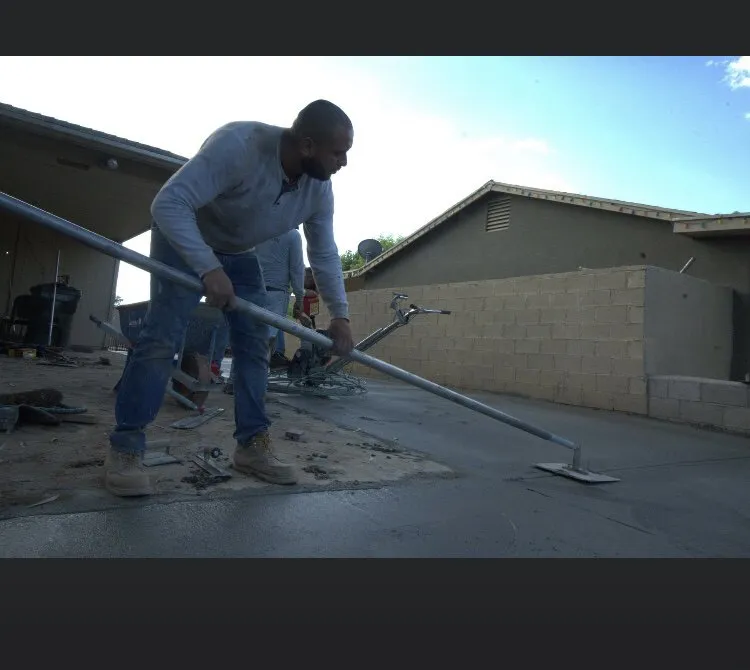 Top-rated lawn mowing service experts serving Buckeye, AZ - Escala