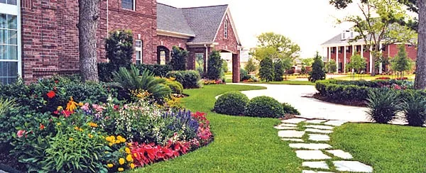Professional garden landscaping in Plano, TX - Escalante Lawn and Landscape