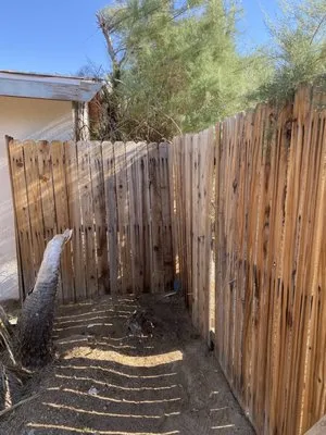 Escalera's Yard Work Logo