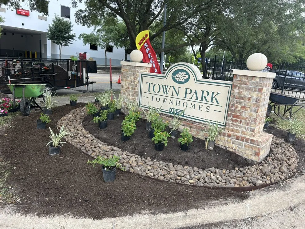 Expert yard maintenance in Houston, TX by Escamilla Landcaping