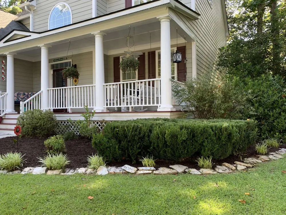 Professional landscaping services experts serving Summerville, SC - Escamilla Lawn Service