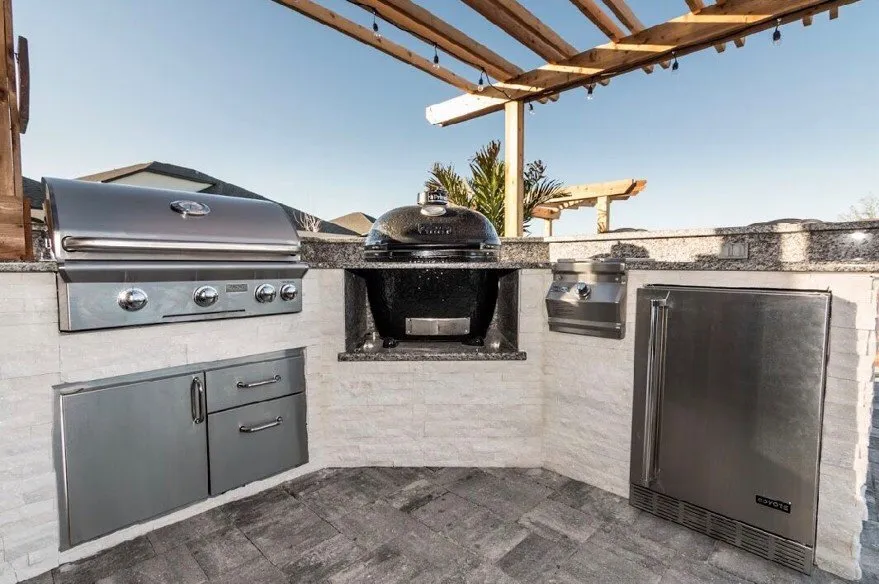 Professional lawn care service in Gibsonton, FL by Escapes Outdoor Living