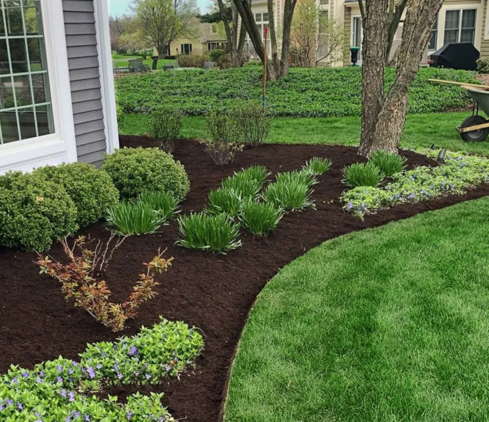 Reliable lawn mowing service experts serving Mundelein, IL - Escobar Landscaping