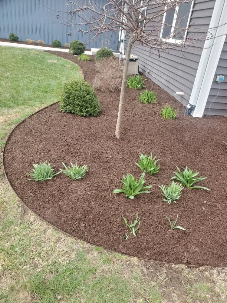 Top-rated garden landscaping for outdoor upgrades in Rockford, IL by Escobar Lawn Services