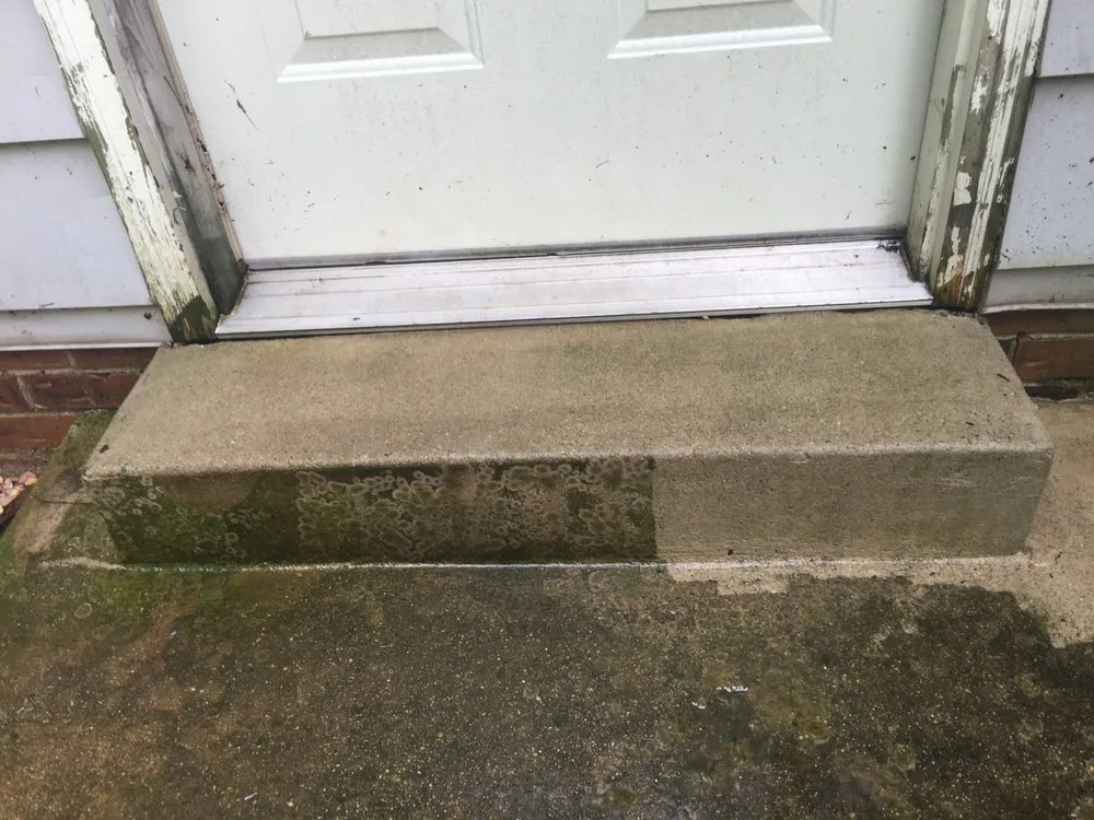 Reliable yard maintenance for homes in Woodbridge, VA by Escobar's Lawn Services