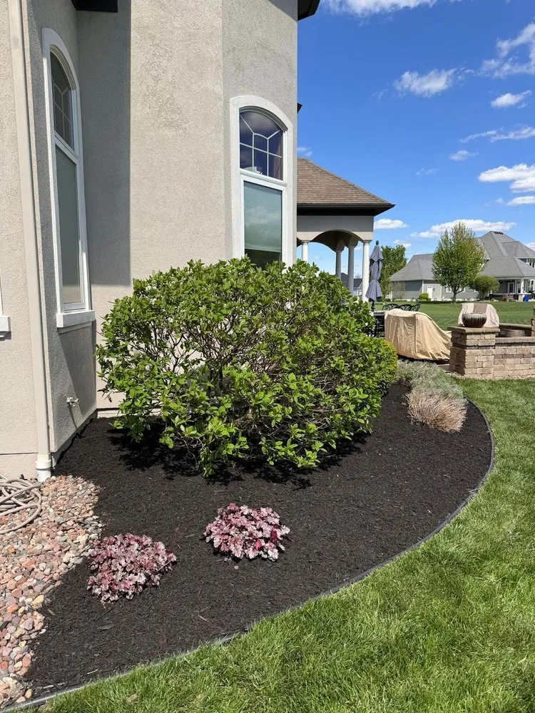 Top-rated outdoor landscaping experts serving Bowling Green, OH - Escoboza Landscaping