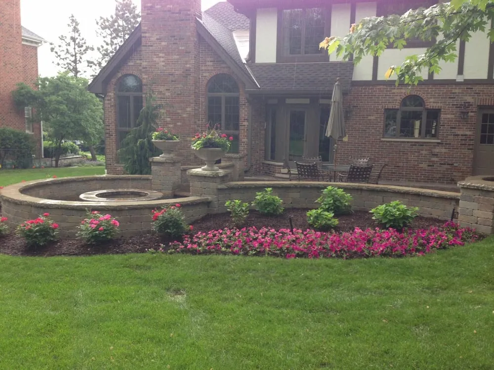 Custom yard maintenance with custom design in Chicago, IL by Esparza Landscapes