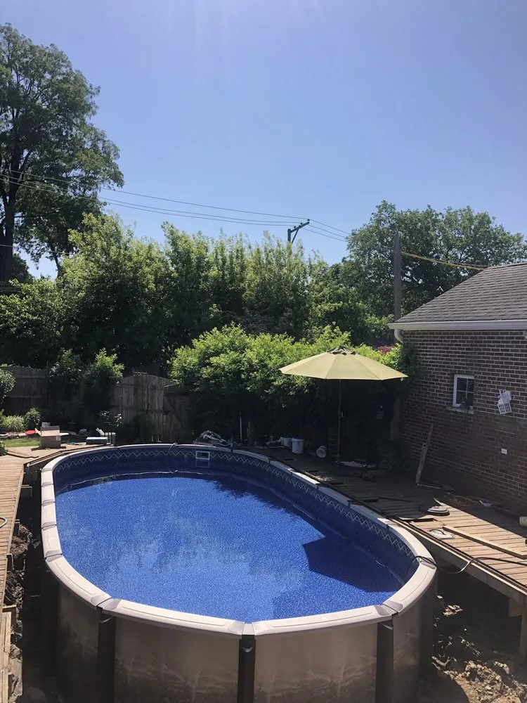 Trusted yard maintenance for beautiful yards across Chicago Ridge, IL - Esparza Pool Installation & Landscaping