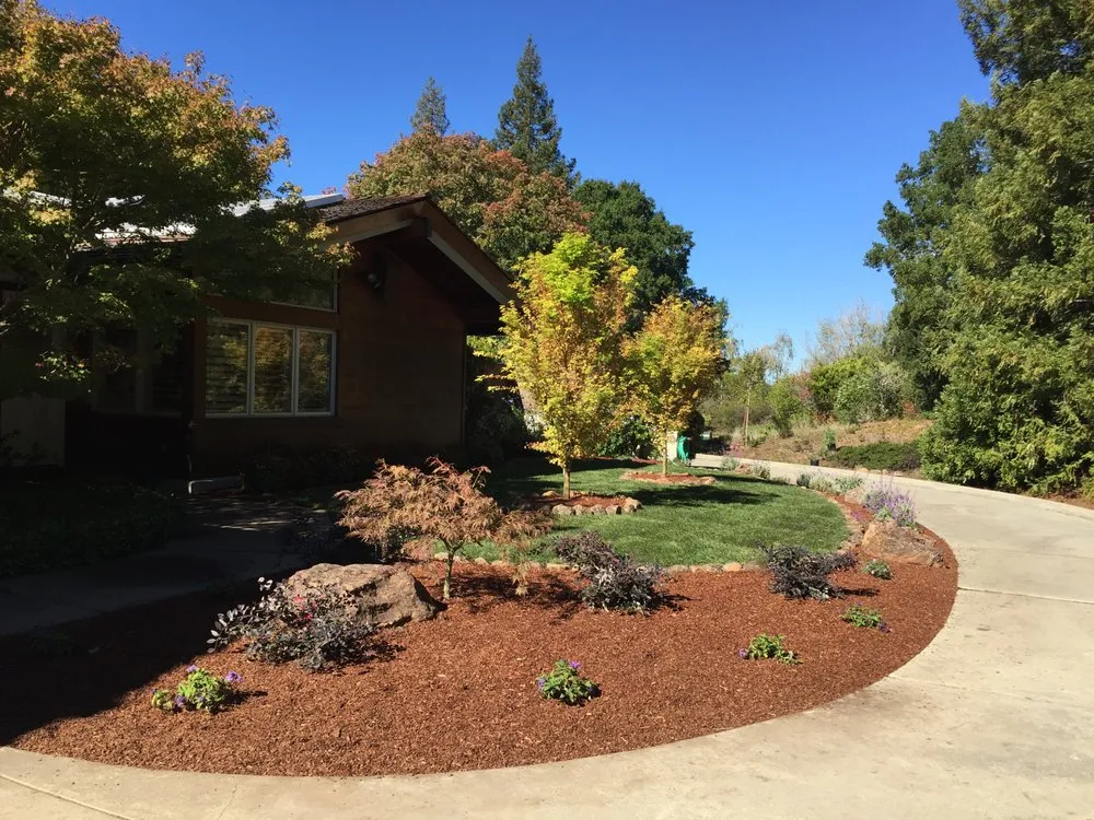 Custom garden landscaping in Redwood City, CA by Espino's Landscaping & Maintenance
