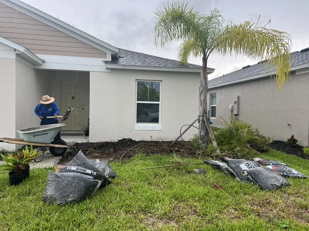 Professional lawn care service experts serving Ruskin, FL - Espinosa Landscaping