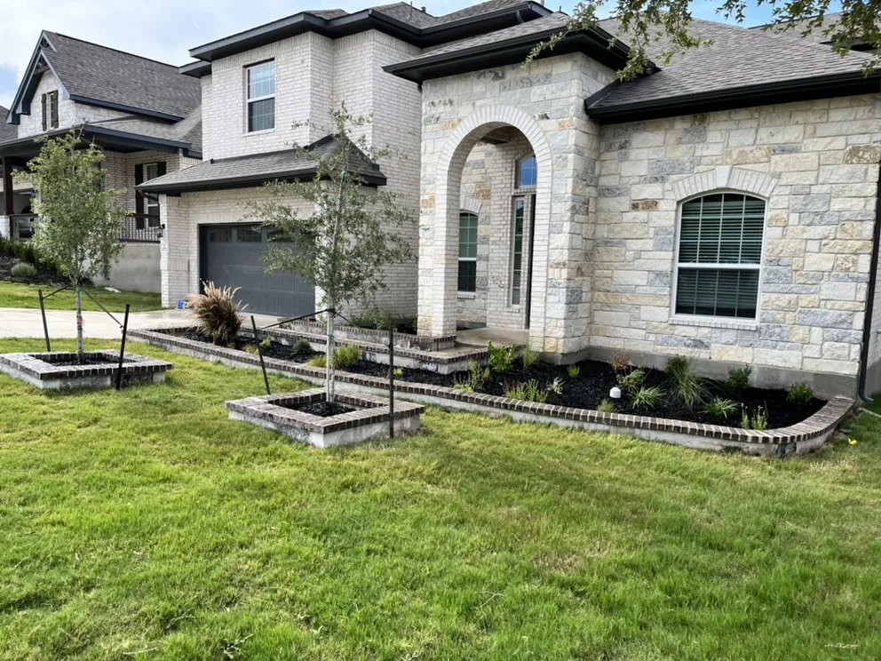 Top-rated garden landscaping in Cibolo, TX - Espinoza Landscape & Lawncare