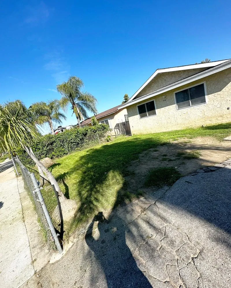 Reliable lawn mowing service experts serving Muscoy, CA - Espinoza Landscape Services