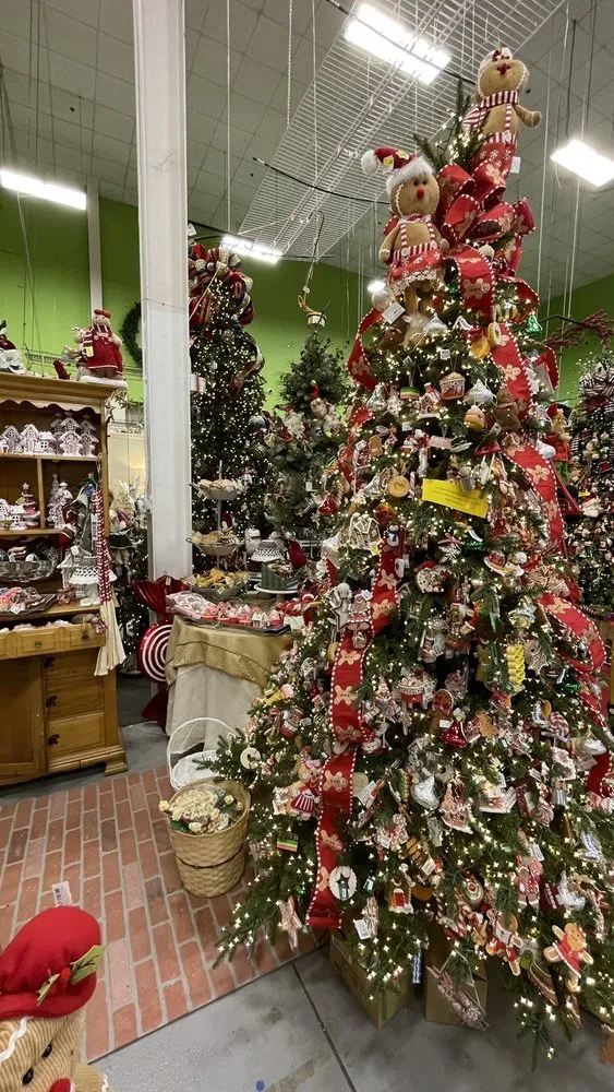 Professional yard maintenance in Tallahassee, FL - Esposito Garden Center