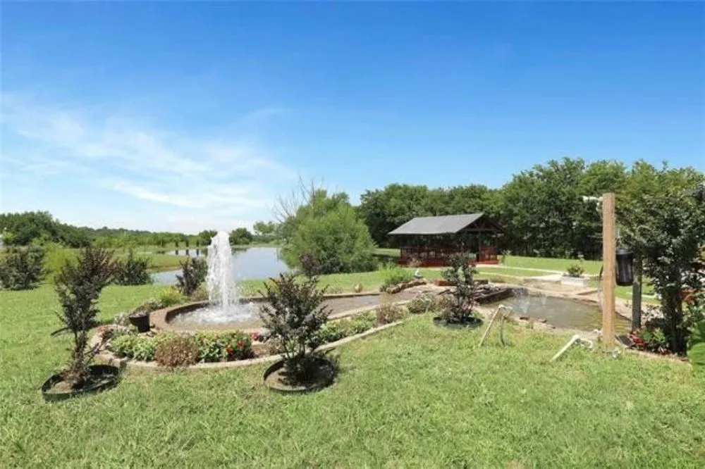 Top-rated garden landscaping with custom design in Irving, TX by Esquivel Landscaping & Lawn Care