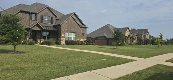 Esquivel Landscaping & Lawn Care Logo