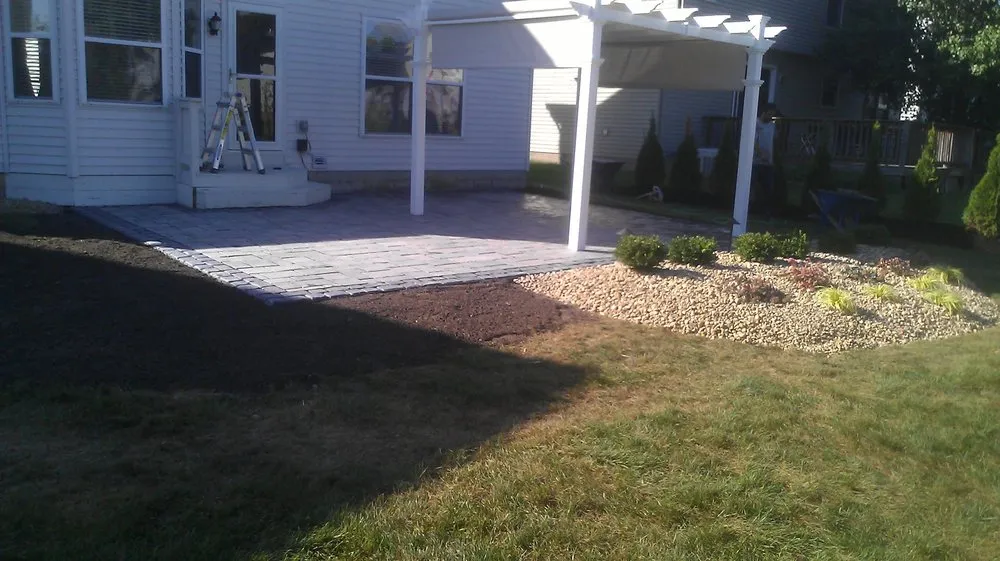 Top-rated outdoor landscaping in Columbus, OH by Essential Landscaping Construction