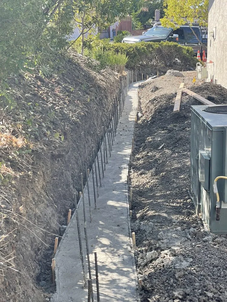 Professional lawn care service experts serving Martinez, CA - Estate Base Hardscape Management