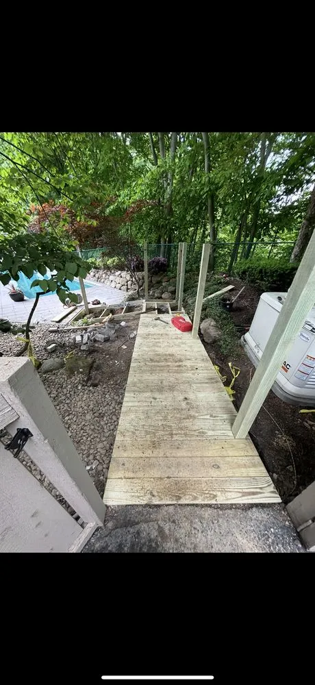 Affordable yard maintenance for homes in Newbury Township, OH by Estates Landscaping
