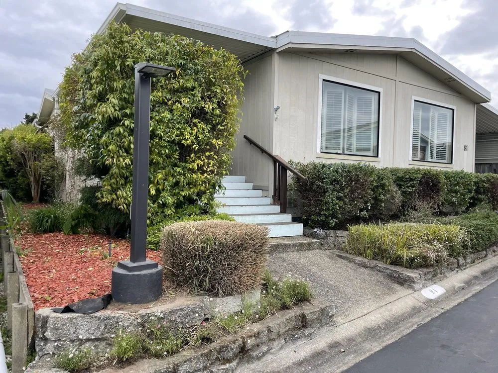 Custom residential landscaping experts serving Santa Cruz, CA - Esteban Gonzalez