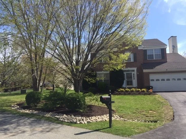 Expert residential landscaping for beautiful yards across Fort Washington, MD - Esteban's Landscaping