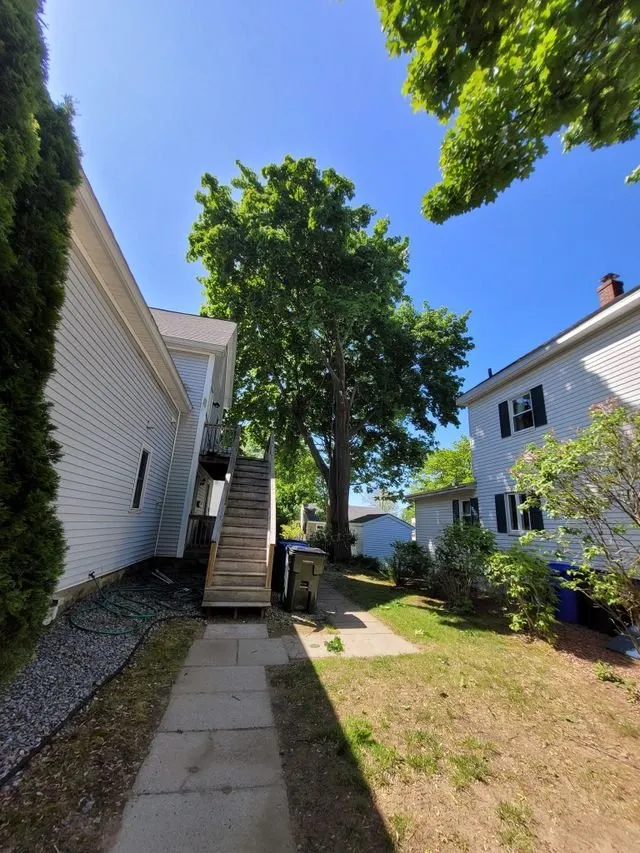 Local residential landscaping experts serving Manchester, NH - Esteban's Landscaping