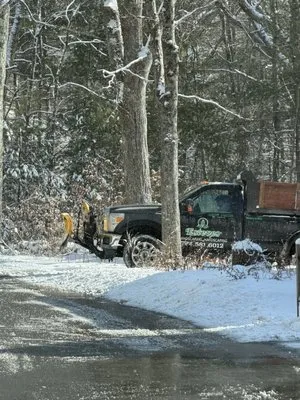 Esteves Landscaping & Hardscaping Logo