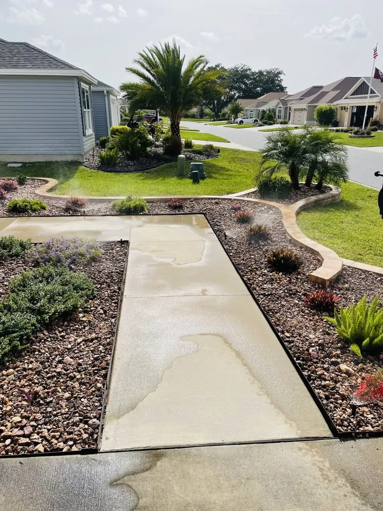 Reliable landscaping services in Summerfield, FL by Estilo Landscaping