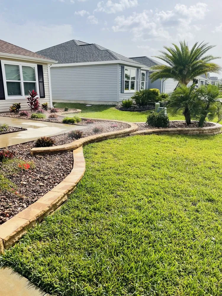 Top-rated garden landscaping for year-round maintenance in Summerfield, FL by Estilo Landscaping