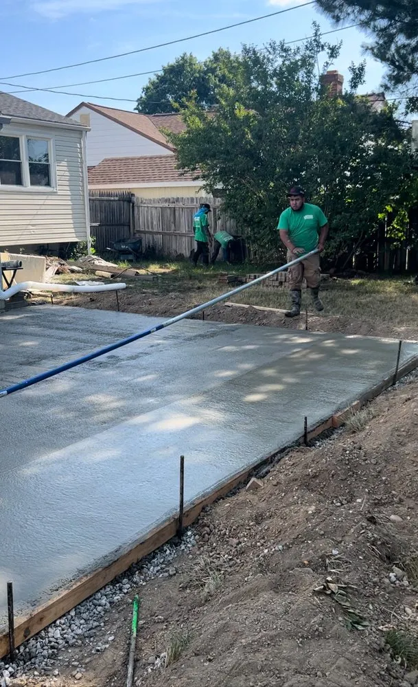 Trusted lawn care service in New Castle, DE by Estrada Landscaping & Services