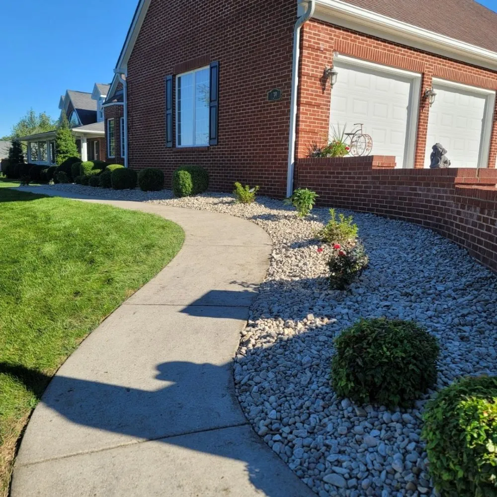 Affordable yard cleanup service in Shelbyville, KY - Estrada Landscaping
