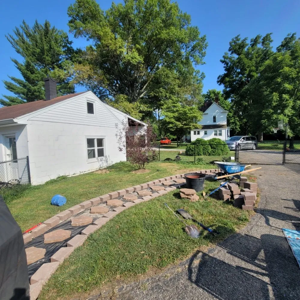 Reliable lawn mowing service experts serving Shelbyville, KY - Estrada Landscaping