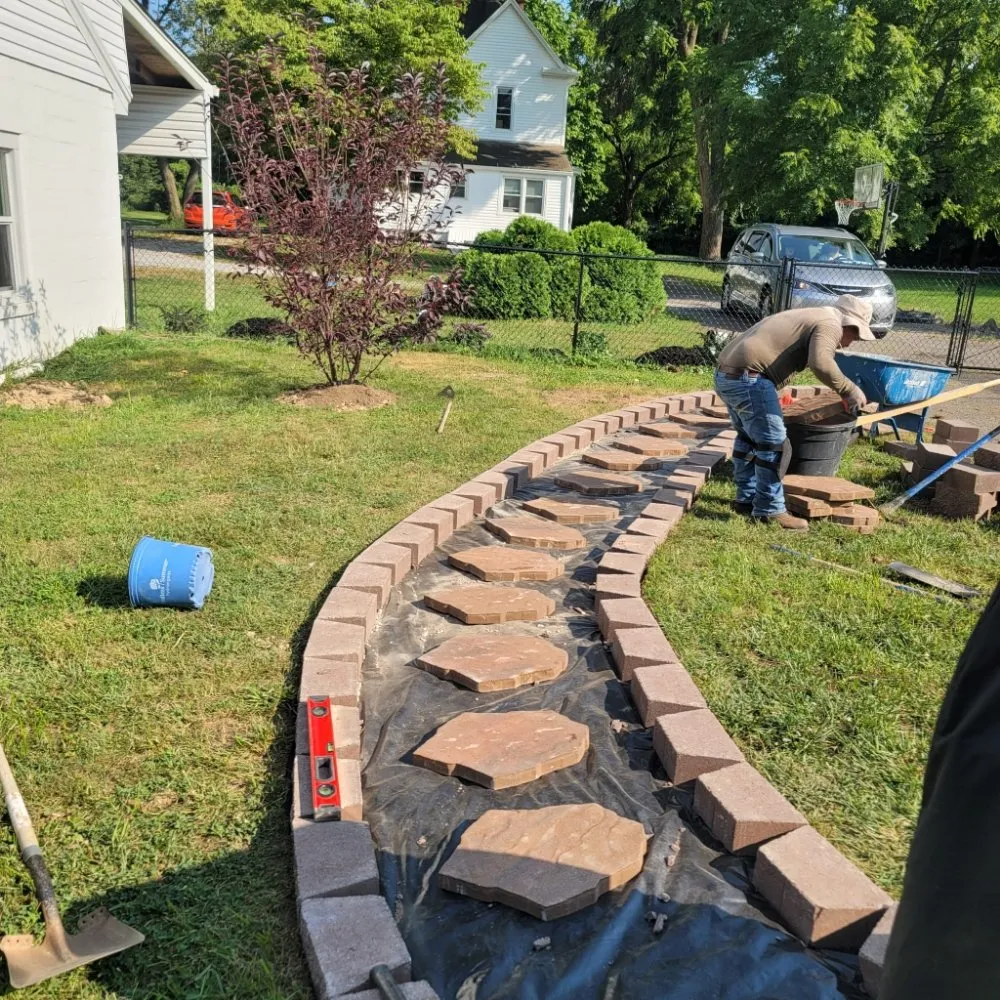 Professional lawn care service in Shelbyville, KY - Estrada Landscaping