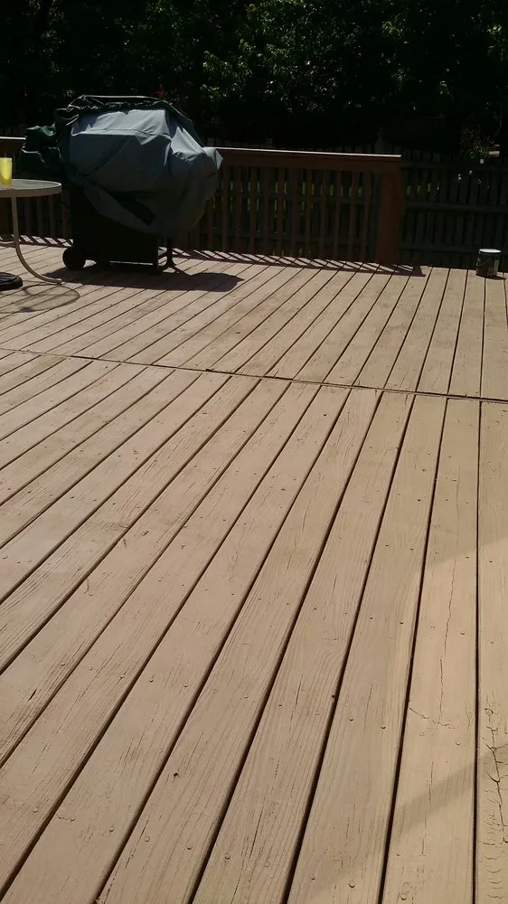 Affordable yard maintenance for year-round maintenance across Lansing, MI - Estrada Services