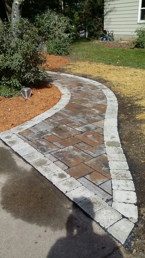 Custom yard cleanup service in Lansing, MI by Estrada Services