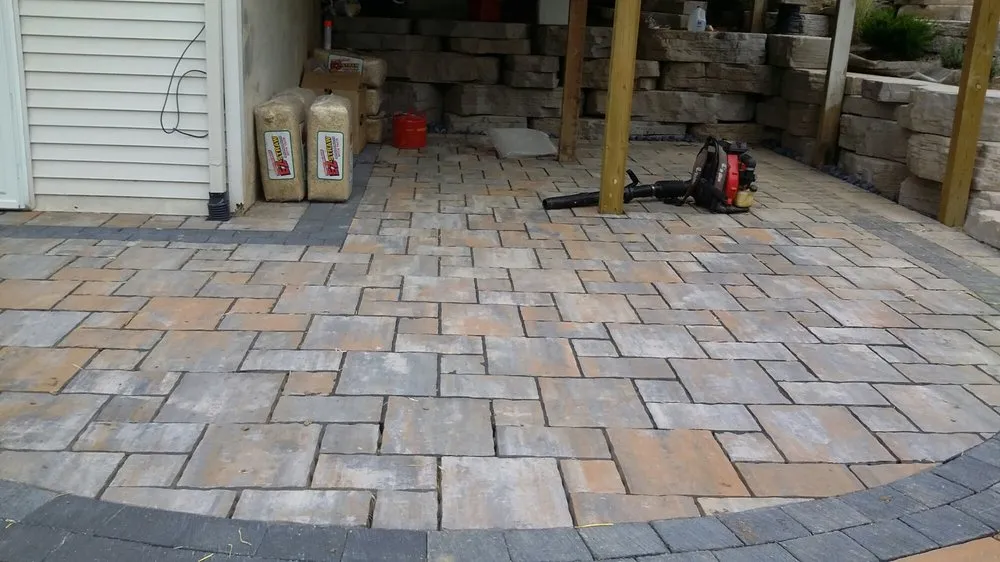 Custom lawn care service in Lansing, MI - Estrada Services