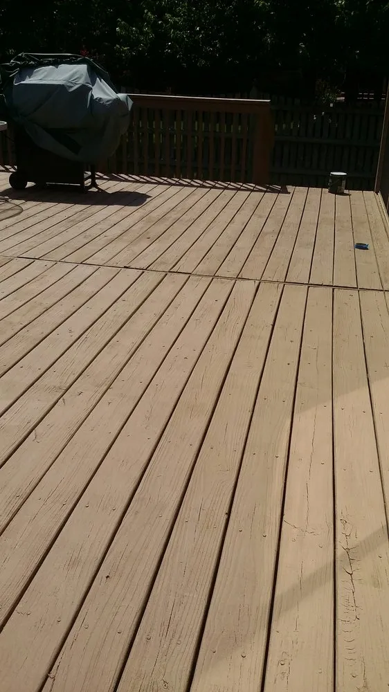 Local lawn mowing service in Lansing, MI - Estrada Services