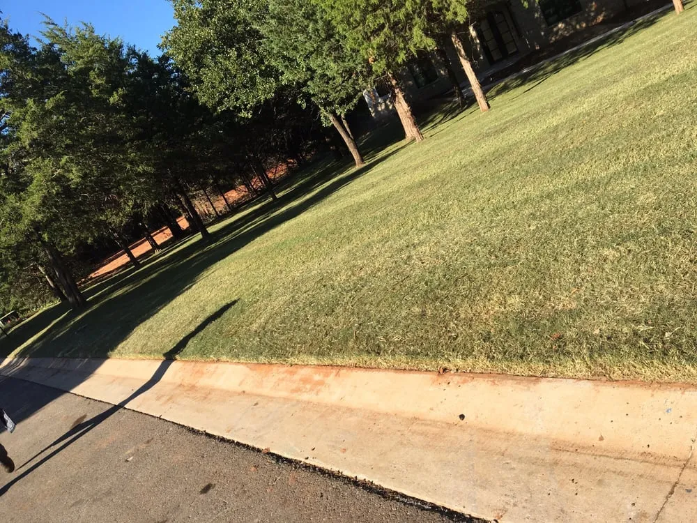 Top-rated yard cleanup service with custom design in El Reno, OK by Estrada Sod Installation