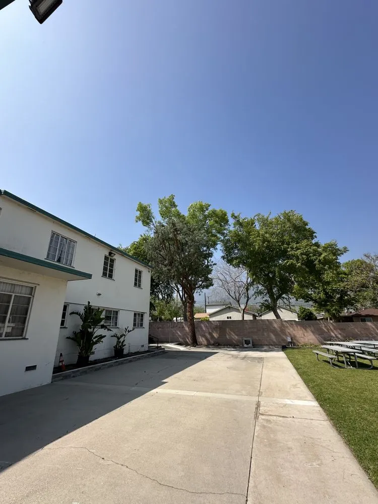 Professional residential landscaping experts serving Fontana, CA - Estrada’s Landscaping