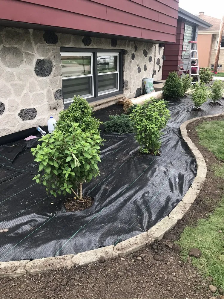 Professional lawn care service in Milwaukee, WI by Estradas Landscaping