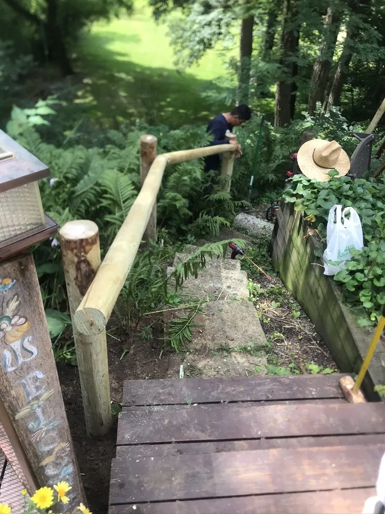 Top-rated yard cleanup service for beautiful yards across Milwaukee, WI - Estradas Landscaping