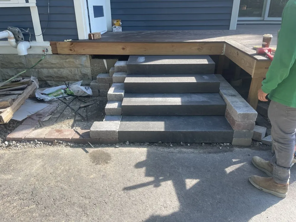 Top-rated lawn mowing service in Milwaukee, WI - Estradas Landscaping