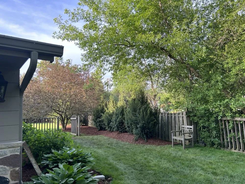 Custom garden landscaping in Milwaukee, WI by Estradas Landscaping