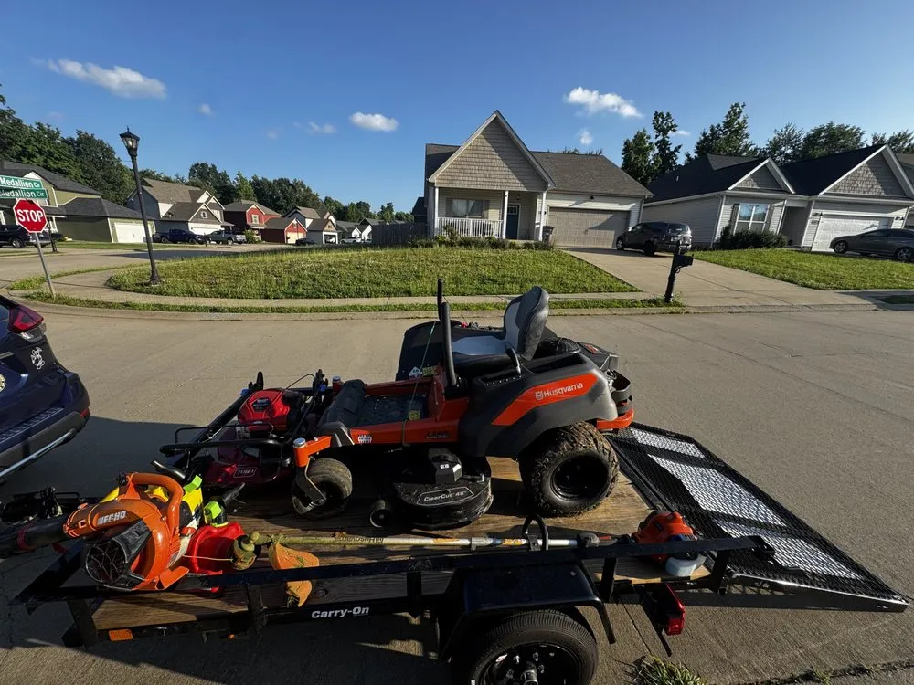 Professional lawn care service experts serving Clarksville, TN - Estrada’s Lawn Care