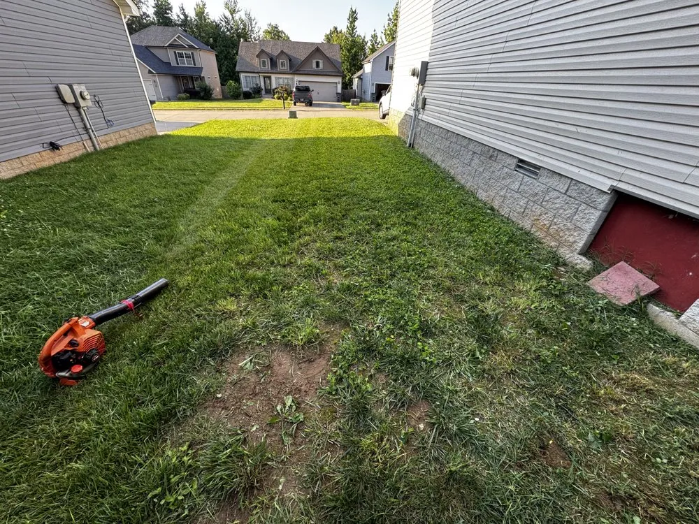 Affordable lawn mowing service for beautiful yards across Clarksville, TN - Estrada’s Lawn Care
