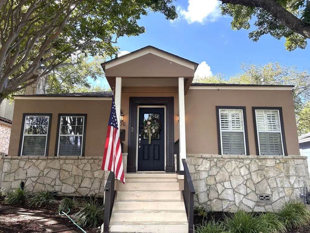 Reliable landscaping services for residential properties in San Antonio, TX by Estralla Outdoor Services