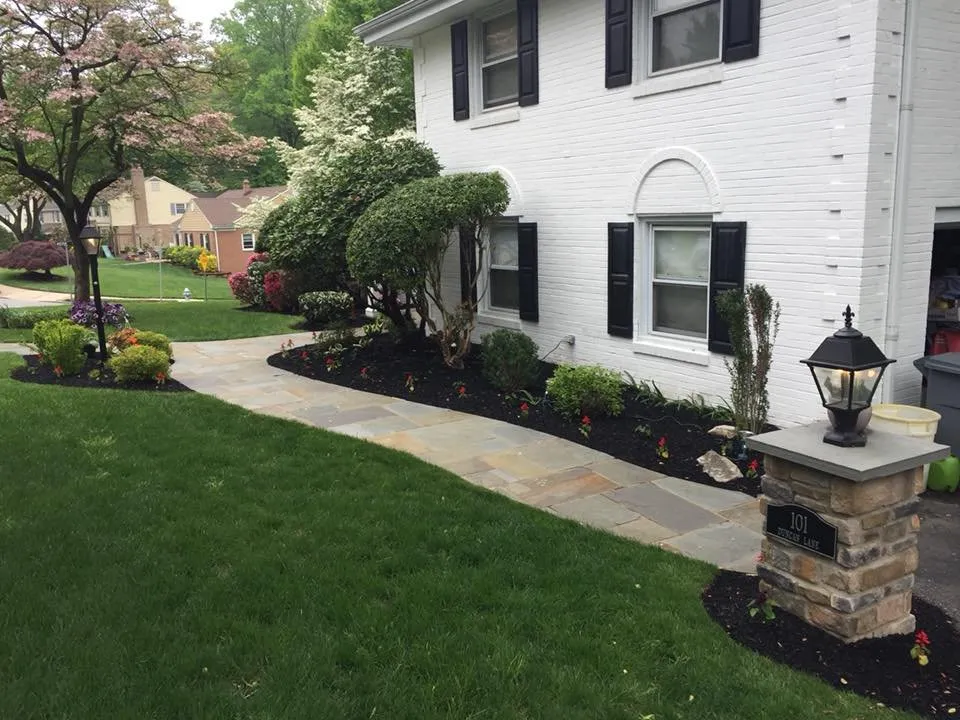 Local yard maintenance in Ridley Park, PA - ET Landscaping