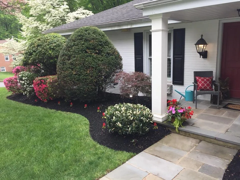 Professional garden landscaping for year-round maintenance across Ridley Park, PA - ET Landscaping